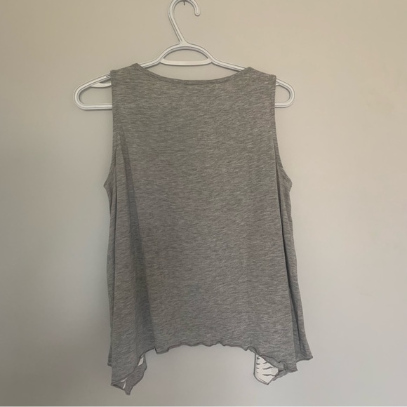 Super cute girls H&M tank top! - Picture 2 of 3